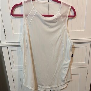 Lululemon White Athletic Tank Top Size Large Yoga Workout Athleisure Sporty Chic